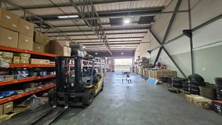 Secure warehouse TO LET in Jet Park