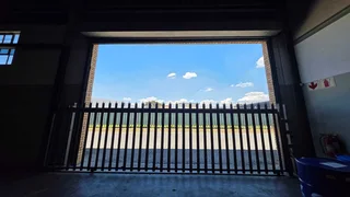 Secure warehouse TO LET in Jet Park