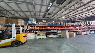 Secure warehouse TO LET in Jet Park