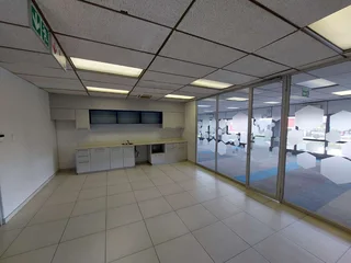 561 sqm Office to Let in Bedfordview