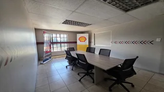 Secure warehouse TO LET in Jet Park