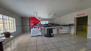 Secure warehouse TO LET in Jet Park