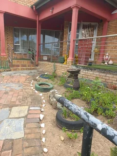 7 Bedroom , 4 Bathroom House For Sale in Reservoir Hills