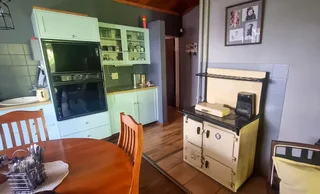 Spacious Family Living with a Touch of Country Elegance!