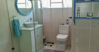 Spacious Family Living with a Touch of Country Elegance!