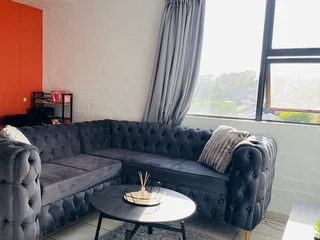 Secure 1-Bedroom Apartment In Main Road, Wynberg