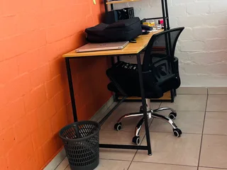 Secure 1-Bedroom Apartment In Main Road, Wynberg