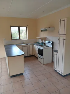 Stunning 5-Bedroom House In Adrienne Avenue, Scottburgh South