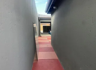 3 Bedroom House for sale in Meadowlands