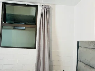 Secure 1-Bedroom Apartment In Main Road, Wynberg