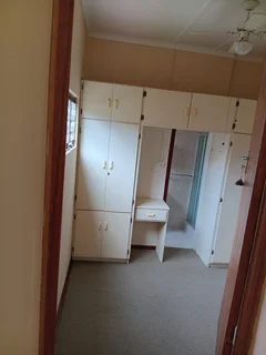 Stunning 5-Bedroom House In Adrienne Avenue, Scottburgh South