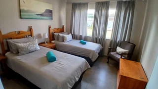 Beautiful 3-bedroom property with 2 flatlets with lots of possibilities