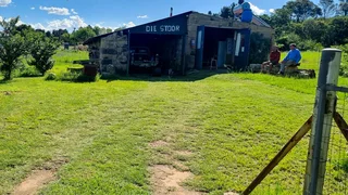 Historic Sandstone Escape: Your Paul Roux Retreat Awaits