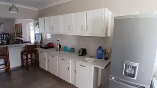 Beautiful 3-bedroom property with 2 flatlets with lots of possibilities