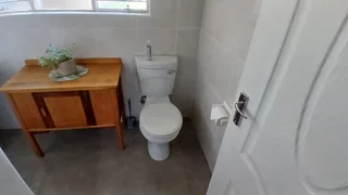 Beautiful 3-bedroom property with 2 flatlets with lots of possibilities