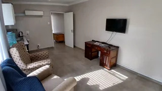 Beautiful 3-bedroom property with 2 flatlets with lots of possibilities