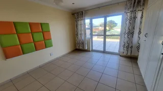 5 Bedroom House To Rent in Somerset Park