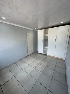 Secure One Bedroom And 1-bathroom Apartment In Turffontein