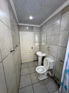 Secure One Bedroom And 1-bathroom Apartment In Turffontein