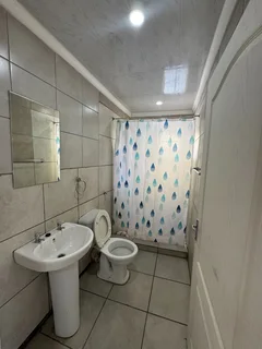 Secure One Bedroom And 1-bathroom Apartment In Turffontein