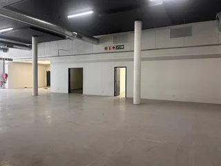 Great visibility in the heart of Claremont