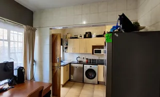 This lovely unit is up for grabs! Perfect for first time home buyers or start up family