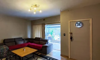 This lovely unit is up for grabs! Perfect for first time home buyers or start up family