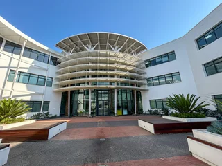 442m² Furnished Office TO LET in La Lucia