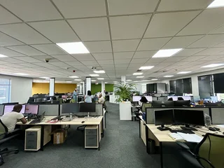 442m² Furnished Office TO LET in La Lucia