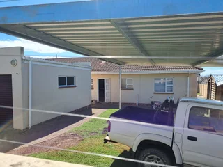 Discover this charming well kept home in Gonubie