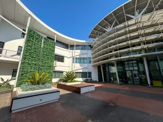 442m² Furnished Office TO LET in La Lucia