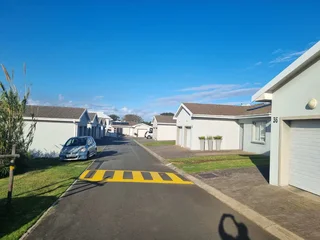 Stylish Secured 2 Bedroom Apartment at Gonubie Views