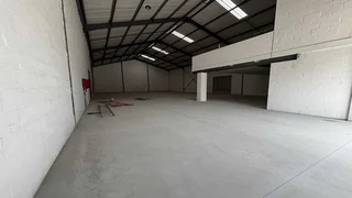 2598m² Warehouse TO RENT in a secure park in Killarney Gardens