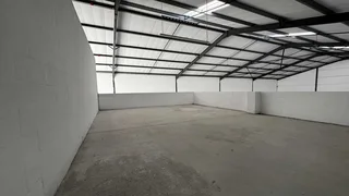 2598m² Warehouse TO RENT in a secure park in Killarney Gardens