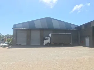 3260sqm Warehouse with a 930m² yard TO LET in Killarney Gardens