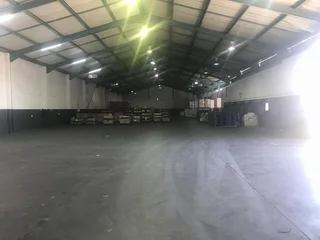 3260sqm Warehouse with a 930m² yard TO LET in Killarney Gardens