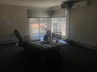 3260sqm Warehouse with a 930m² yard TO LET in Killarney Gardens