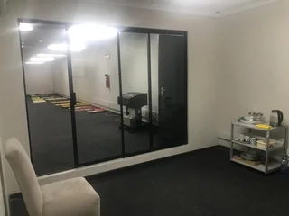 3260sqm Warehouse with a 930m² yard TO LET in Killarney Gardens