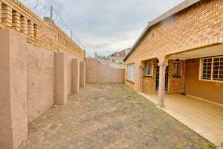 4 Bedroom Property on Main Road with Adopted additional Space for Sale