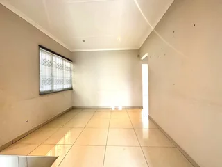 Gated Complex - The Perfect 3 Bedroom Home To Let In Broadlands