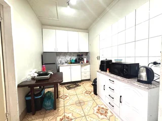 Well Maintained Outbuilding To Let In Broadlands