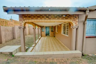 4 Bedroom Property on Main Road with Adopted additional Space for Sale