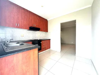 Gated Complex - The Perfect 3 Bedroom Home To Let In Broadlands