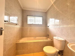 Gated Complex - The Perfect 3 Bedroom Home To Let In Broadlands