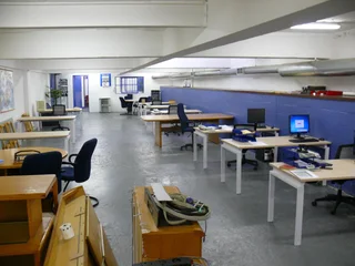 OBSERVATORY - VERY SECURE LIGHT INDUSTRIAL UNIT IN SECURE BUSINESS PARK