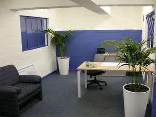 OBSERVATORY - VERY SECURE LIGHT INDUSTRIAL UNIT IN SECURE BUSINESS PARK