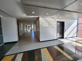 Prime Opportunity in Umhlanga: 380sqm Commercial Unit Available for Lease!