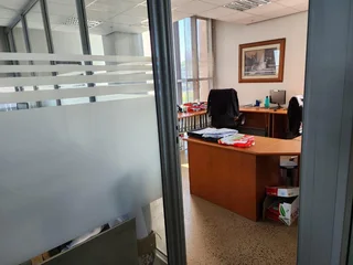 Prime Opportunity in Umhlanga: 380sqm Commercial Unit Available for Lease!