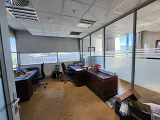 Prime Opportunity in Umhlanga: 380sqm Commercial Unit Available for Lease!