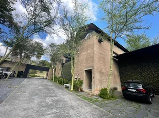 150sqm Commercial office available for rental in Forest Town